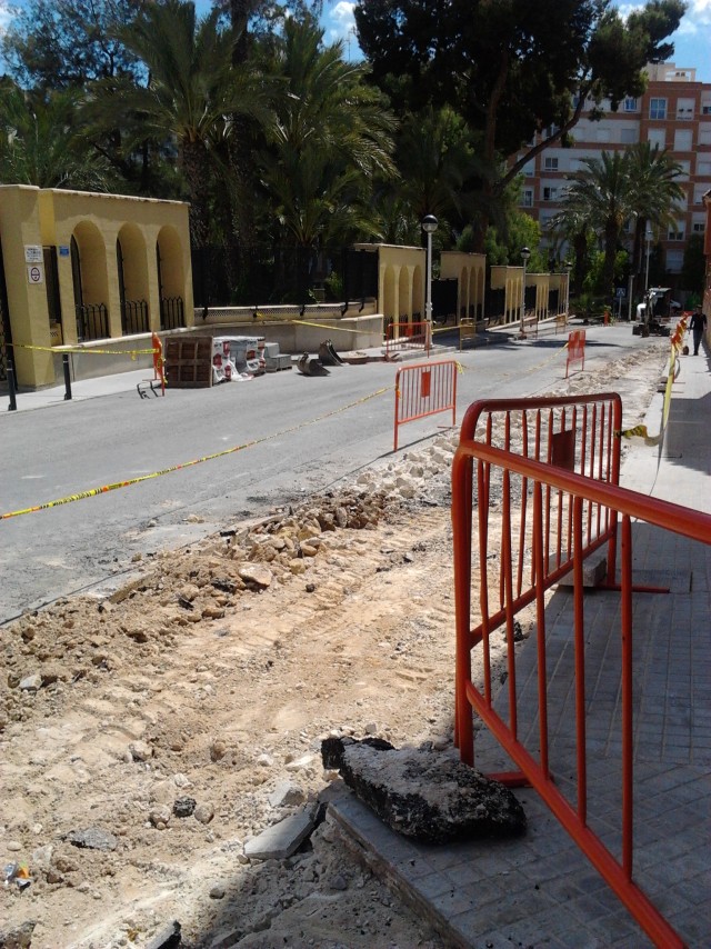 El Ayuntamiento ejecuta la ordenación tráfico en el sector del vial del Parc Nou y Paseo Arbrets.