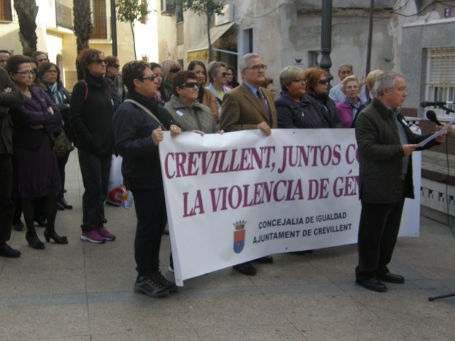 Crevillent se une a la conmemoración del Día contra la violencia de género