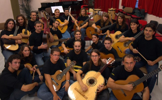 Concierto de la orquesta “Com una guitarra” mañana sábado en la Casa de Cultura