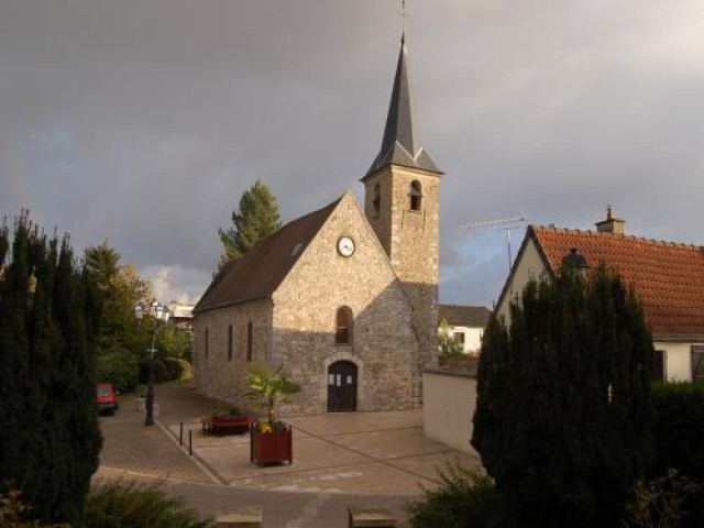 La visita de hermanamiento de Crevillent a Fontenay Le Fleury se pospone