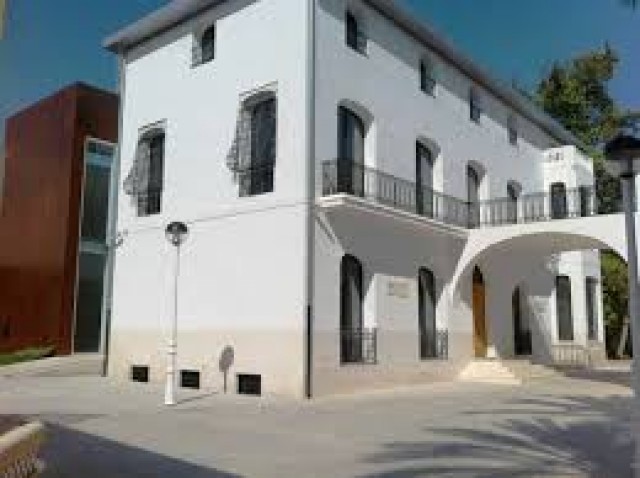 Se traslada a la Casa de Parque los bienes que formaban parte del Museo Arqueológico, pinacoteca y del despacho del Doctor Mas Magro