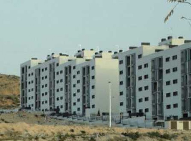El Alcalde anuncia una limpieza subsidiaria de las zonas ajardinadas del residencial El Pinar