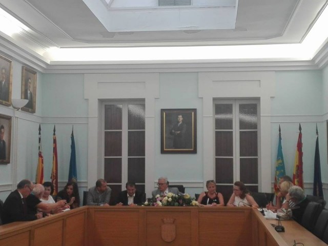 Los alcaldes de Fontenay-le-Comte y de Crevillent se reúnen para prepara el 50 aniversario del Hermanamiento