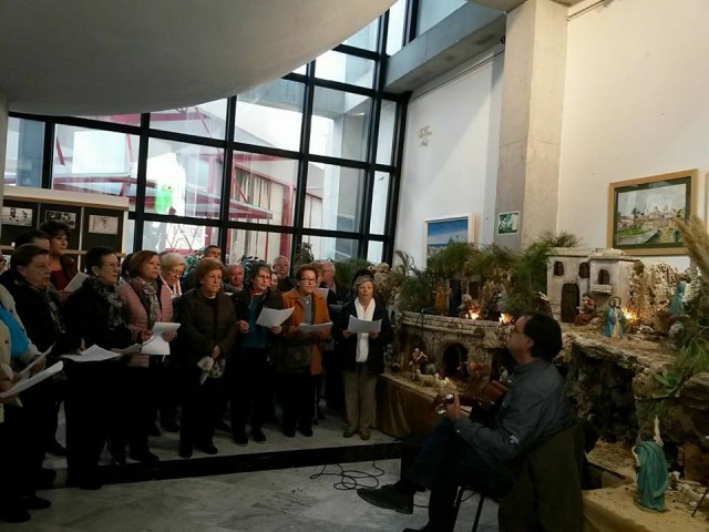 El Ayuntamiento inaugura el Belén municipal en la Plaza de la Constitución y el de la Casa Municipal de Cultura