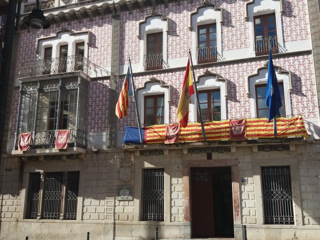 El Ayuntamiento de Crevillent solicita nuevamente a la Conselleria de Educación información sobre la retirada de amianto en tres colegios de la localidad