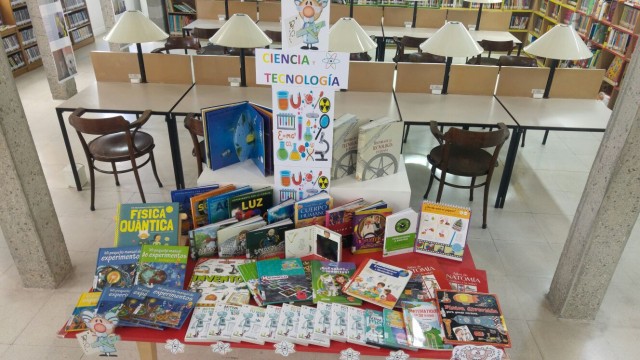 La Biblioteca Municipal “Enric Valor” conmemora el Día Internacional de la Ciencia y la Tecnología así como el Día de la Tierra