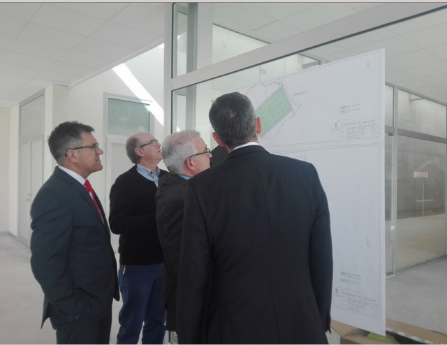 El Presidente de la Diputación Provincial de Alicante y el Diputado de Deportes visitan en Crevillent la Ciudad Deportiva “Juanfran Torres”