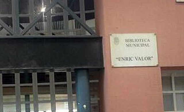 Ya está en la calle el folleto informativo sobre la Biblioteca Municipal “Enric Valor”