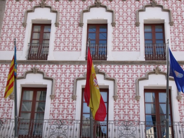 Los jóvenes contratados por los programas EMPUJU y EMCUJU empiezan con sus respectivos trabajos en el Ayuntamiento de Crevillent
