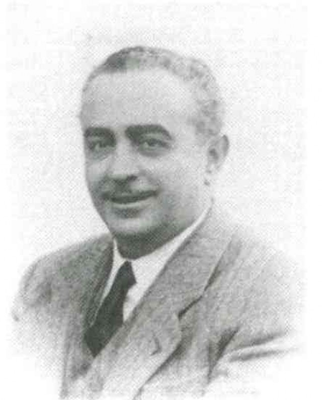 El nombramiento de D. José Manuel Magro Espinosa y D. Juan Martínez García como Hijos Predilectos de la Villa en 1952 es el Documento del Mes del Archivo Municipal “Clara Campoamor”