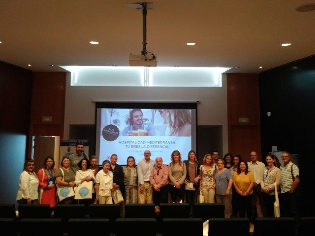 Asociaciones, hostelería y estudiantes han asistido hoy al taller “Hospitalidad Mediterránea”
