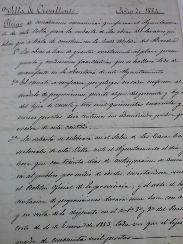 El proyecto y subasta de las obras del lavadero de 1885 es el documento destacado del archivo municipal