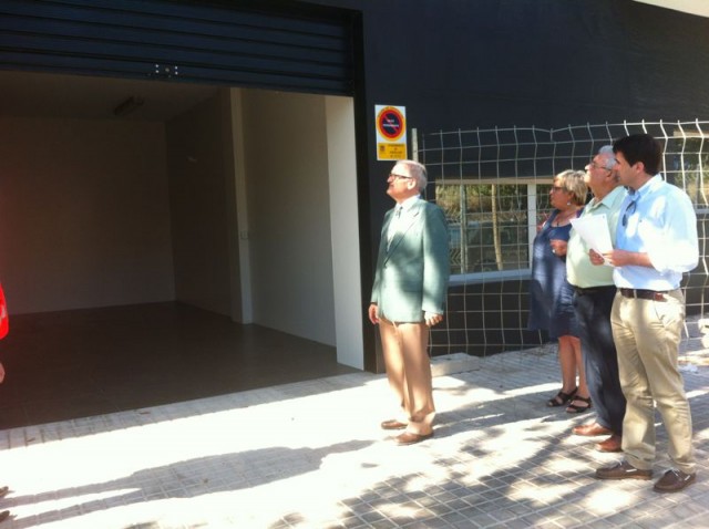 El Alcalde hace entrega a Cruz Roja de un garaje, patio y habitación de 61 metros cuadrados