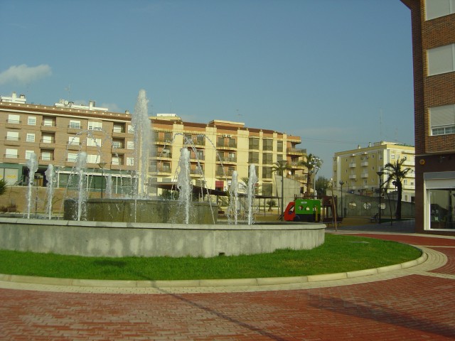 La Plaza de la Comunidad Valenciana acogerá desde mañana y hasta el viernes una ludoteca infantil