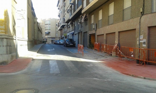 El Ayuntamiento de Crevillent destina 18.000 euros para la eliminación de barreras urbanísticas, reparación de aceras y señalización viaria