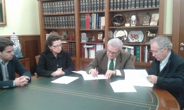 El Ayuntamiento y la Federación de Semana Santa firman dos  convenios que tendrán una subvención municipal de más de 100.000 €