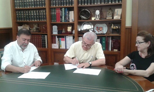 Firmado el convenio anual entre el Ayuntamiento y la Federación Coral de Crevillent