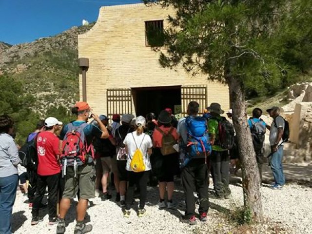 Cerca de 100 personas participan en la visita guiada al Parque de Montaña de San Cayetano