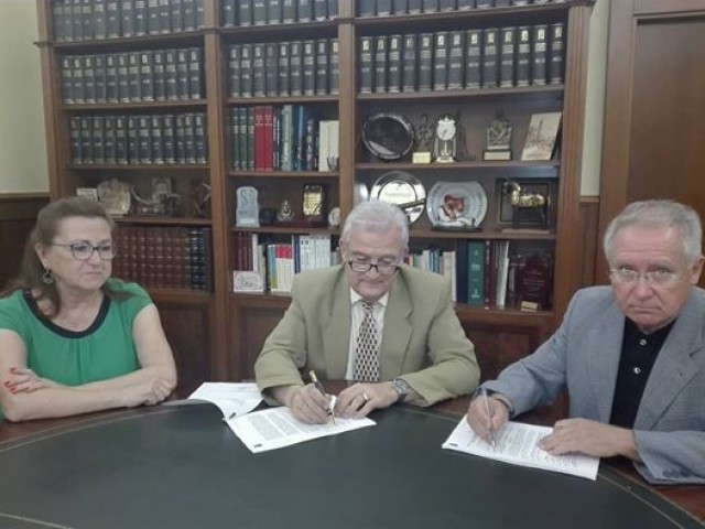 Ayuntamiento y Federación de Cofradías y Hermandades de Semana Santa firman el convenio correspondiente al año 2017•
