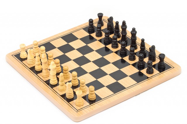 Educación realiza talleres de iniciación al ajedrez para los escolares de Crevillent