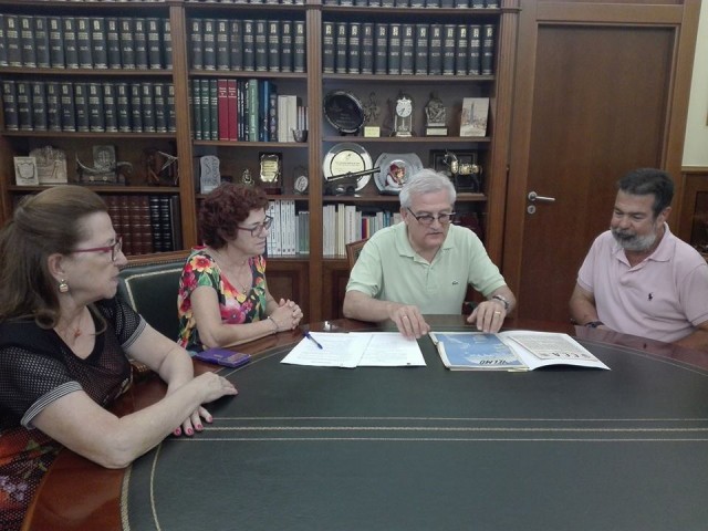 El Archivo Municipal recibe una donación de documentos del crevillentino Joaquín Galiano García , de los herederos de su gran amigo Francisco Pastor