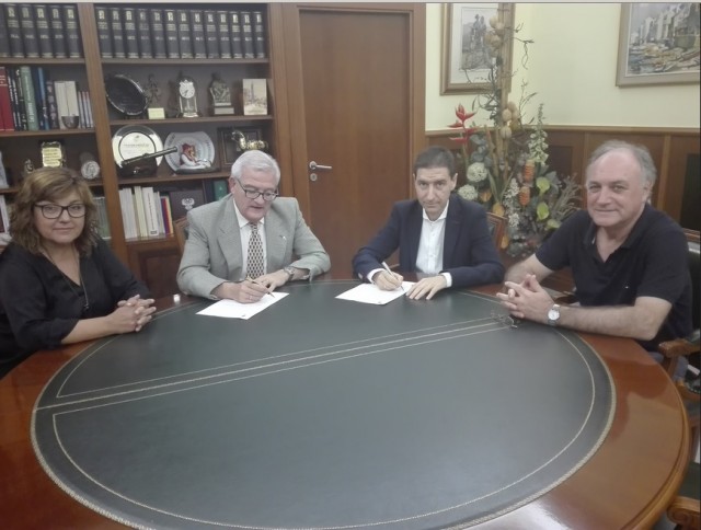 Ayuntamiento y UNIFAM suscriben un convenio de colaboración para apoyar a la industria de la alfombra y la moqueta
