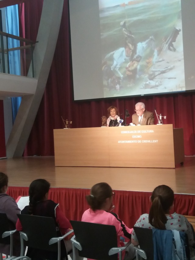 La concejalía de Cultura y la Tertulia artístico-literaria El Cresol se unen para conmemorar el Día Internacional del Libro con la “X Lectura Plurilingüe de El Quijote”
