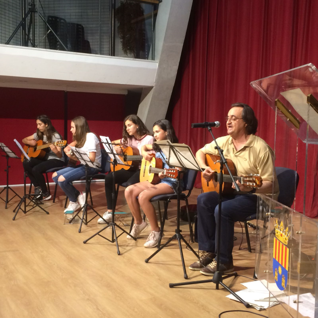 Los alumnos de la Escuela Municipal de Guitarra ofrecieron una audición como acto de clausura del curso 2017/2018