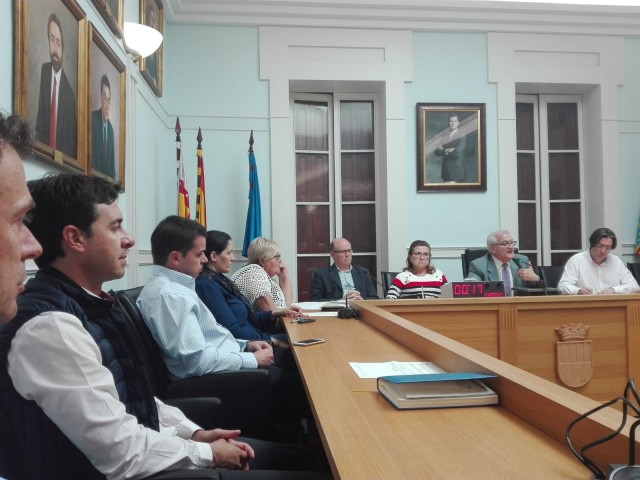 El Pleno aprueba presentar al Plan de Obras de la Diputación, la construcción de una piscina de recreo en el Parc Nou