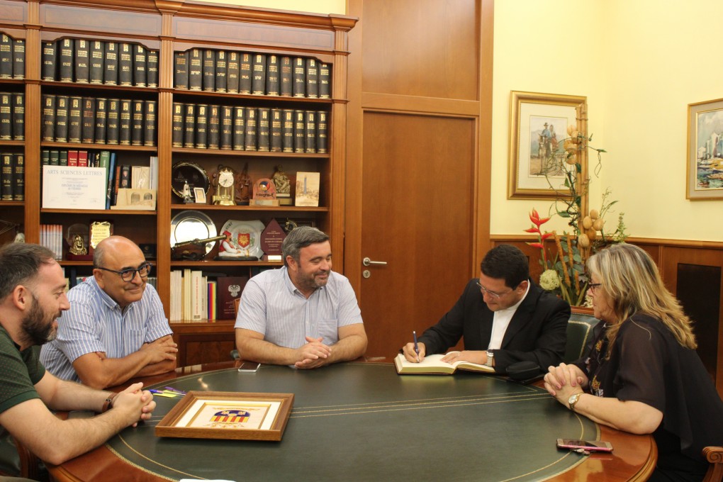 Monsenyor Javier Díaz Tenza ha visitat l'Ajuntament de Crevillent.