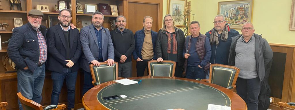 El Govern municipal es reuneix amb el delegat sahrauí d'Alacant i l’“Associació d’Amistat amb el Poble Sahrauí de Crevillent”