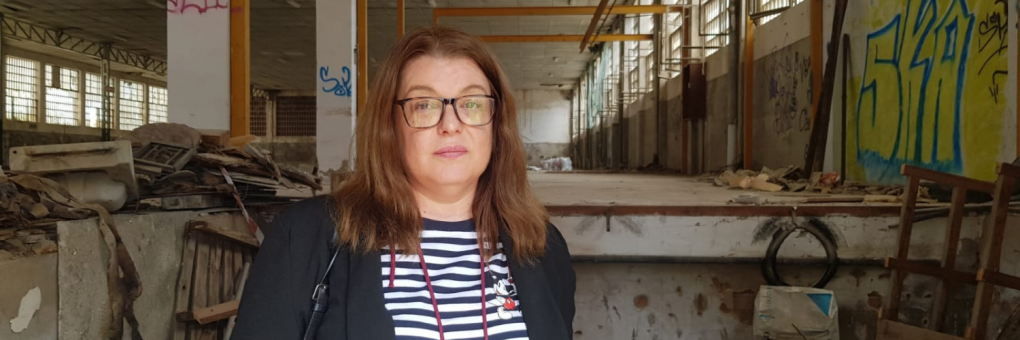 Sanitat comença els treballs de neteja en les naus del Barri del Pont