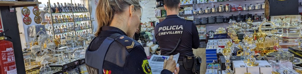 La Policía de Crevillent detecta dos bazares sin licencia de actividad y solicita su cierre temporal