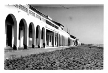 PLAYA DEL PINET (1950). AUTOR: ALBERTO CANDELA. FONDO JOAQUÍN GALIANO